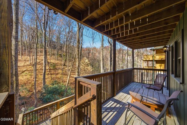 1329 N Baden Drive, Gatlinburg, TN 37738
