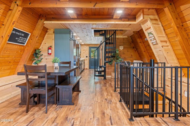 1146 Pine Mountain Road, Sevierville, TN 37862