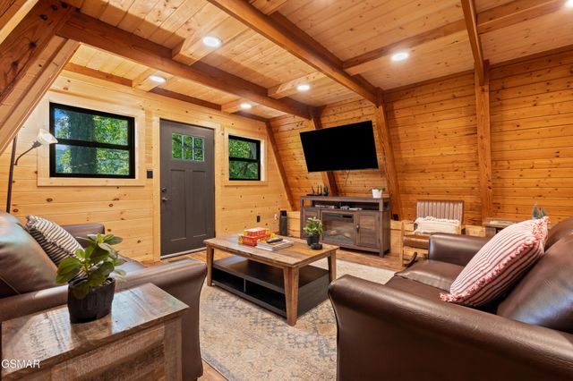 1146 Pine Mountain Road, Sevierville, TN 37862