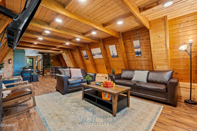 1146 Pine Mountain Road, Sevierville, TN 37862