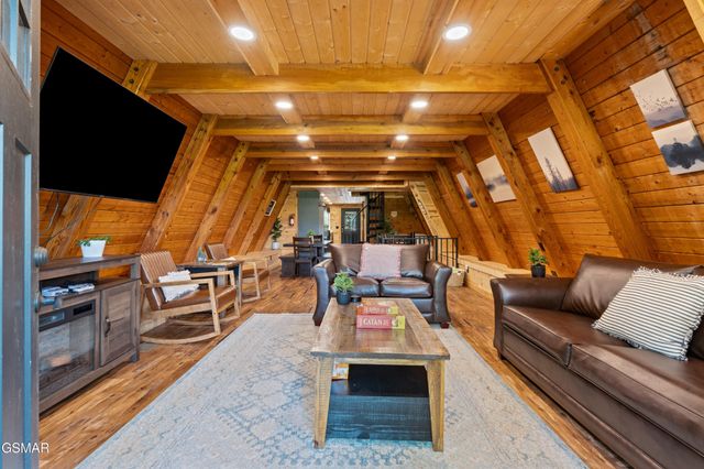 1146 Pine Mountain Road, Sevierville, TN 37862