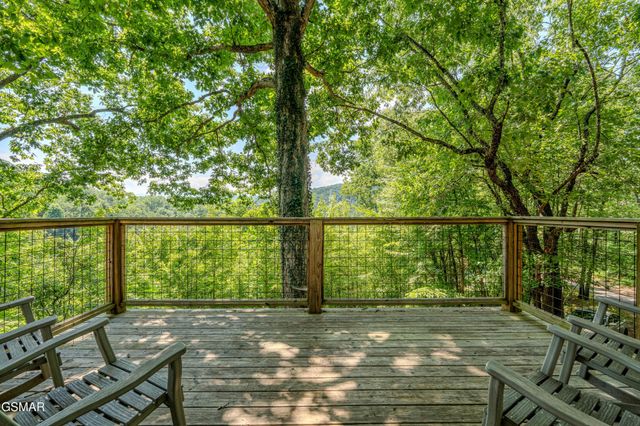1146 Pine Mountain Road, Sevierville, TN 37862