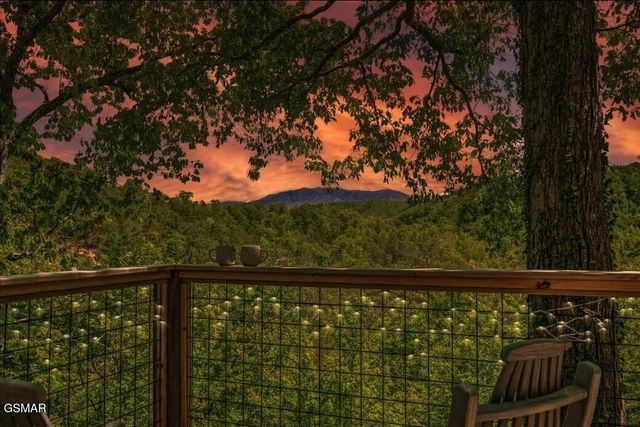1146 Pine Mountain Road, Sevierville, TN 37862