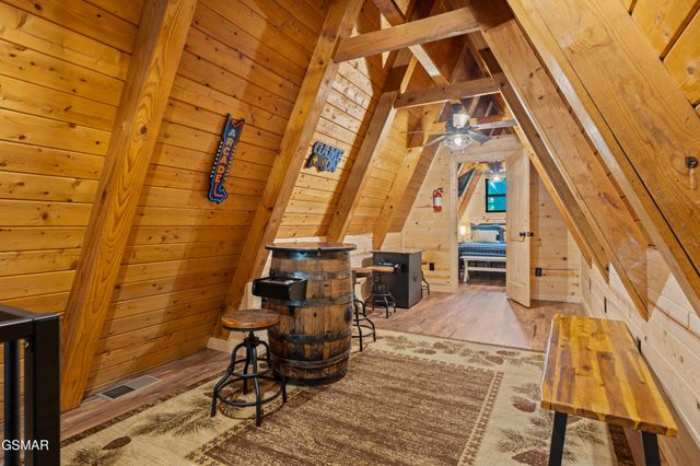 1146 Pine Mountain Road, Sevierville, TN 37862