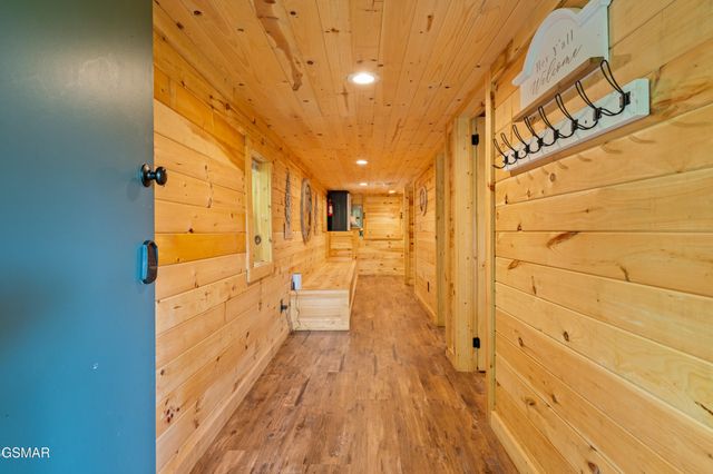 1146 Pine Mountain Road, Sevierville, TN 37862