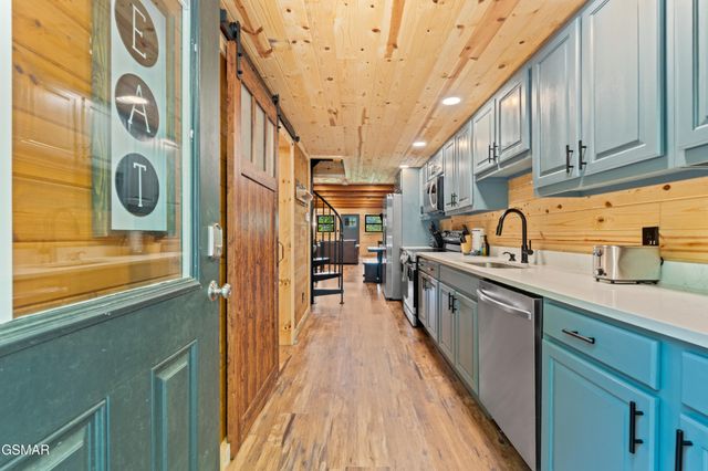 1146 Pine Mountain Road, Sevierville, TN 37862