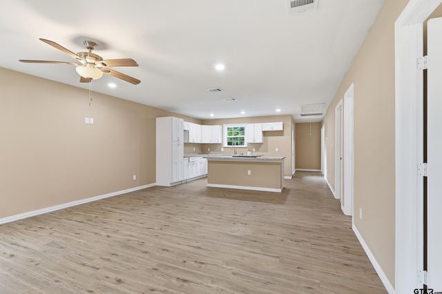 208 Lenox St, Pittsburg, TX 75686