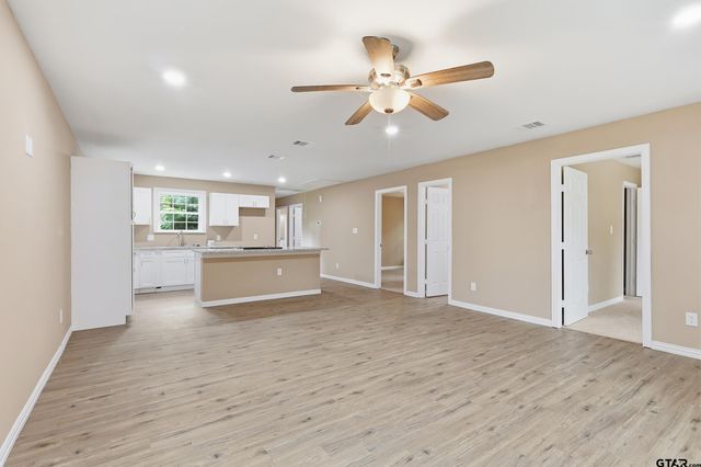 208 Lenox St, Pittsburg, TX 75686