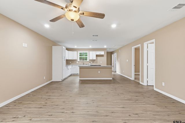 208 Lenox St, Pittsburg, TX 75686