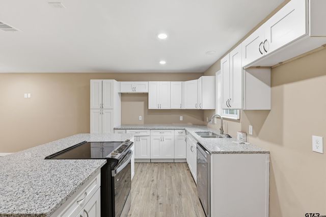 208 Lenox St, Pittsburg, TX 75686