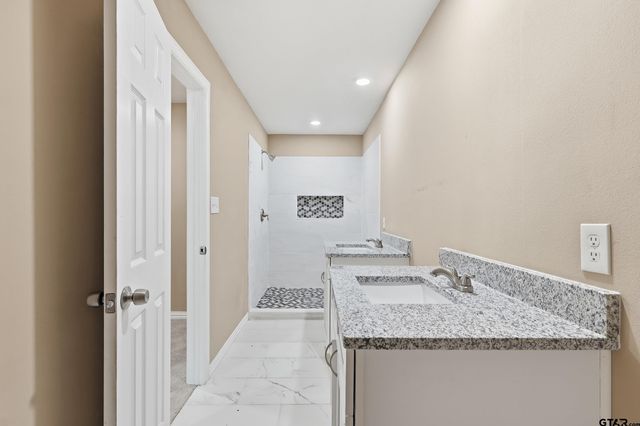 208 Lenox St, Pittsburg, TX 75686