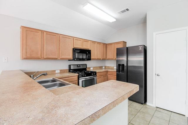 1450 Waldrop Drive, Lancaster, TX 75146