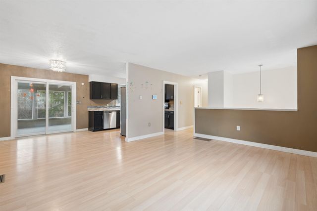 20 Tenley Drive, Lebanon, NH 03784