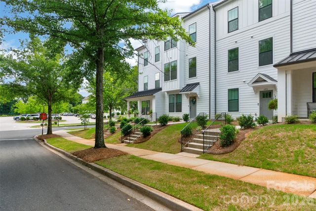 606 District Court, Fort Mill, SC 29708