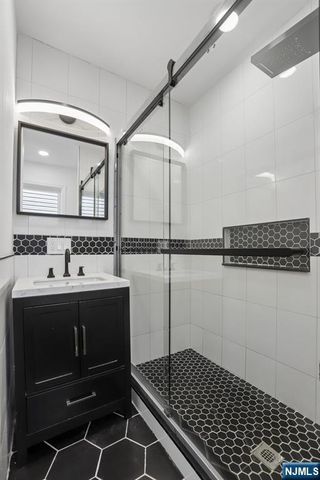 31 Claremont Avenue, Jersey City, NJ 07305