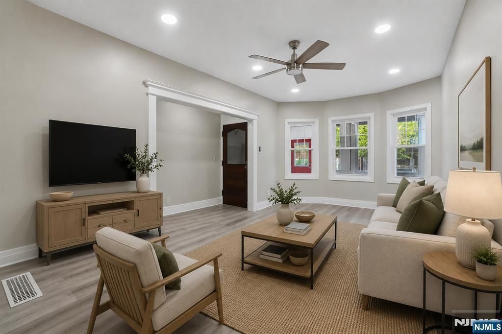 31 Claremont Avenue, Jersey City, NJ 07305