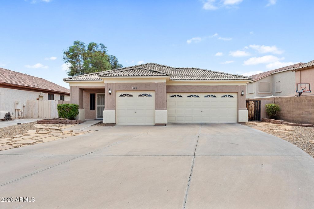 8303 N 56TH Lane, Glendale, AZ 85302