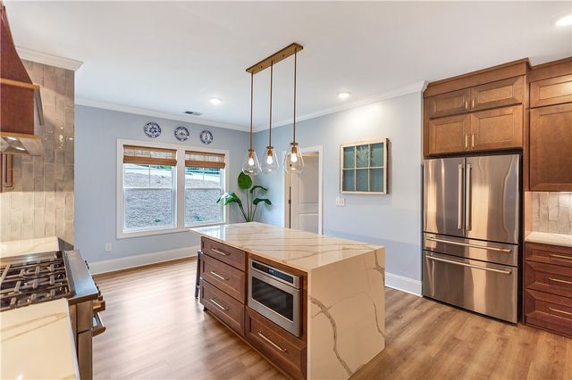 2638 Dog Leg Lane, Seneca, SC 29678