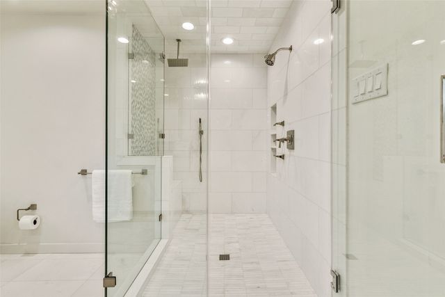 7431 Larchview, Dallas, TX 75254