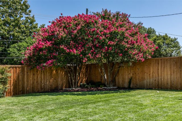 7431 Larchview, Dallas, TX 75254