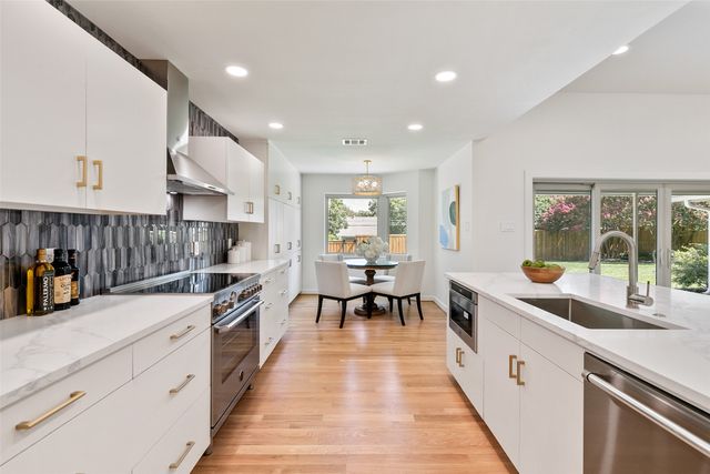 7431 Larchview, Dallas, TX 75254