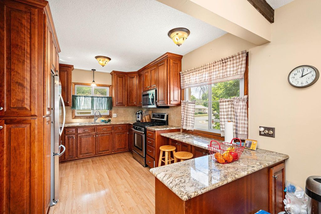12675 Kipling Avenue S, Savage, MN 55378