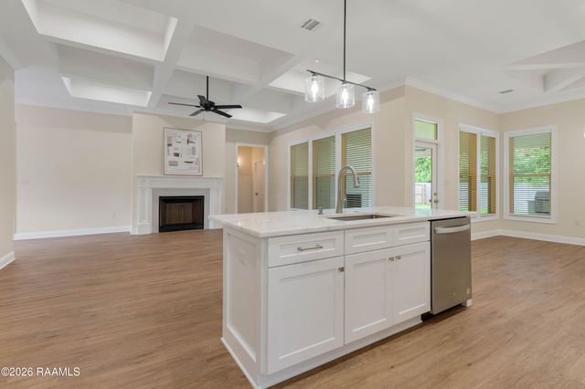 611 Whispering Meadows Road, Broussard, LA 70518