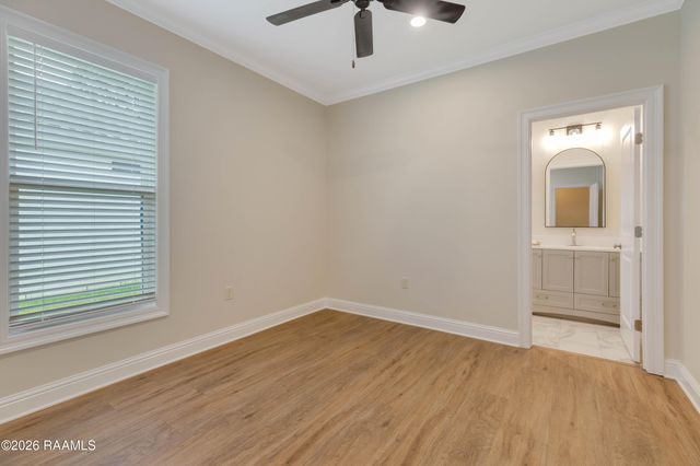 611 Whispering Meadows Road, Broussard, LA 70518