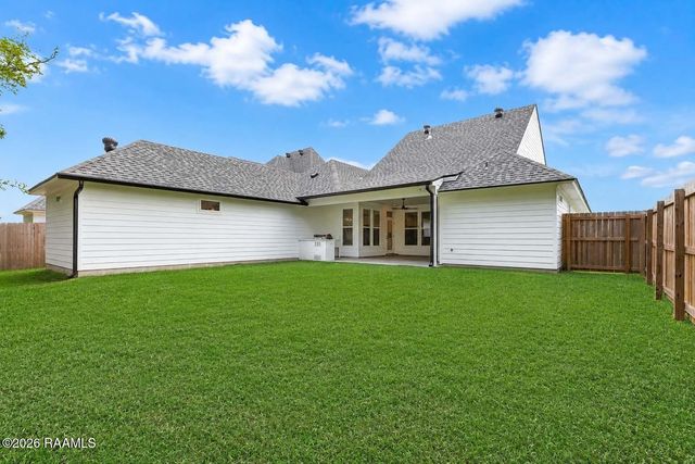 611 Whispering Meadows Road, Broussard, LA 70518