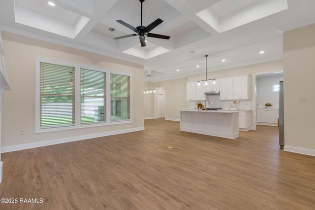 611 Whispering Meadows Road, Broussard, LA 70518