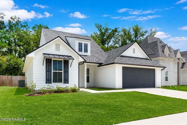 611 Whispering Meadows Road, Broussard, LA 70518