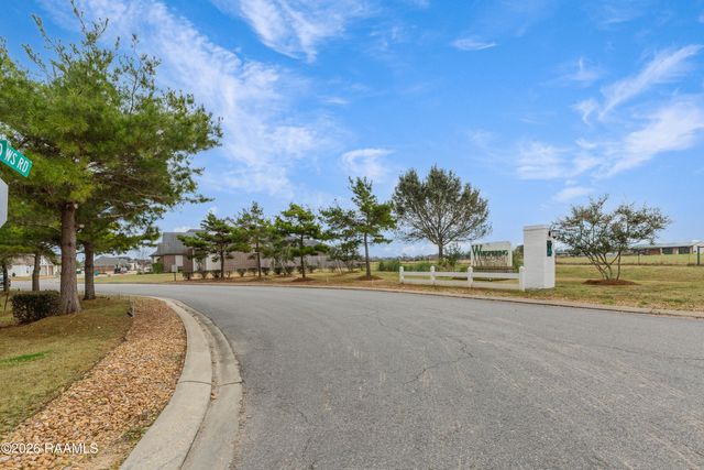 611 Whispering Meadows Road, Broussard, LA 70518