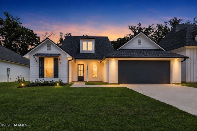 611 Whispering Meadows Road, Broussard, LA 70518
