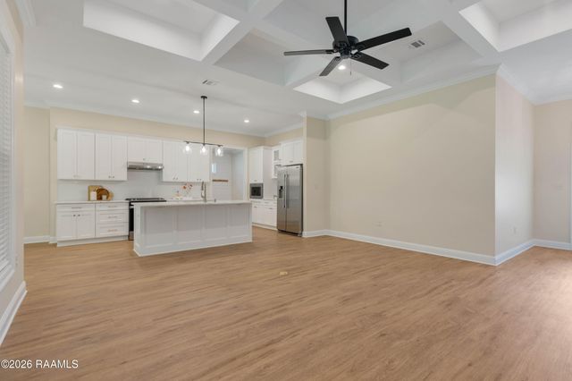 611 Whispering Meadows Road, Broussard, LA 70518
