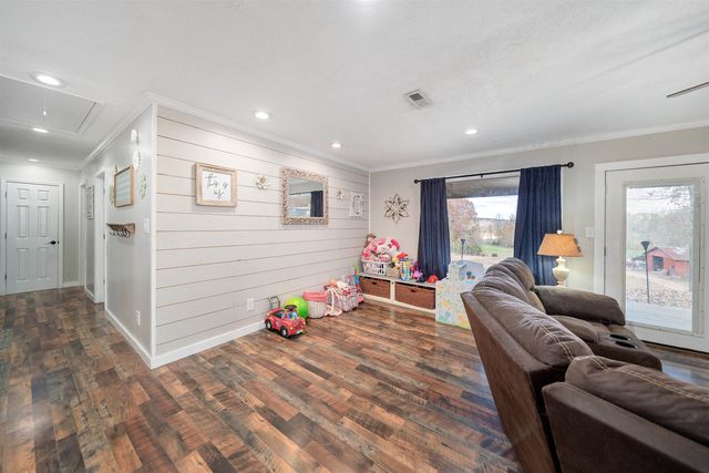 20835 HIGHWAY 64 HWY, Bolivar, TN 38008