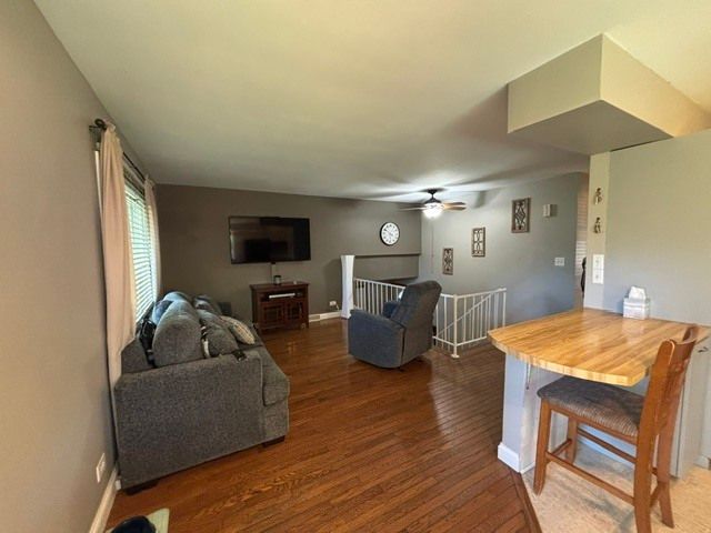 203 CEDARWOOD Lane, Antioch, IL 60002