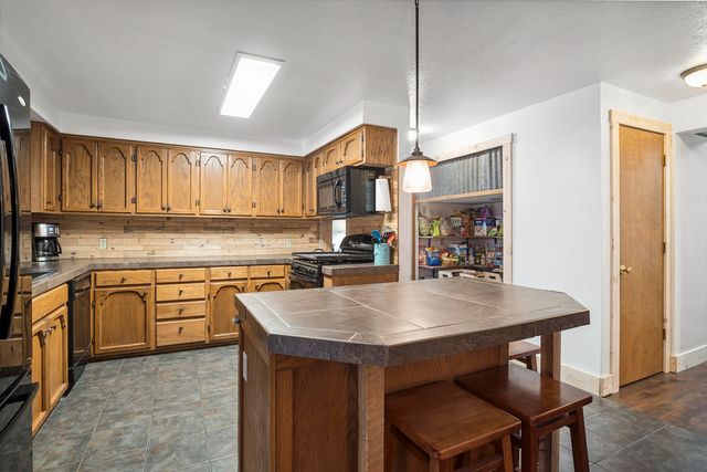 61585 E Lake Drive, Bend, OR 97702