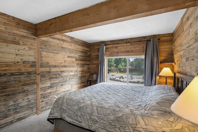 61585 E Lake Drive, Bend, OR 97702