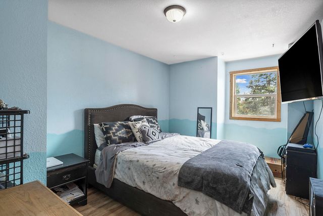 61585 E Lake Drive, Bend, OR 97702