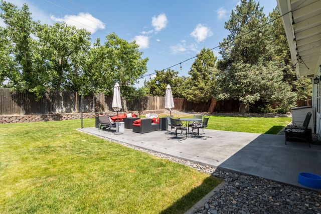 61585 E Lake Drive, Bend, OR 97702