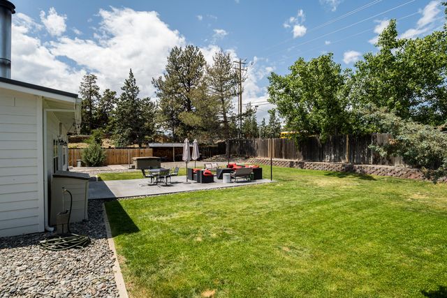 61585 E Lake Drive, Bend, OR 97702