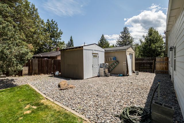 61585 E Lake Drive, Bend, OR 97702