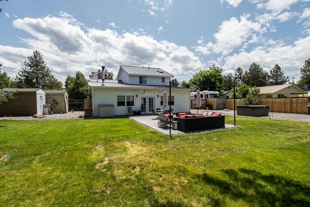 61585 E Lake Drive, Bend, OR 97702