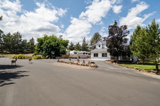 61585 E Lake Drive, Bend, OR 97702
