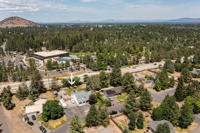 61585 E Lake Drive, Bend, OR 97702