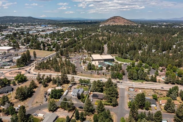 61585 E Lake Drive, Bend, OR 97702