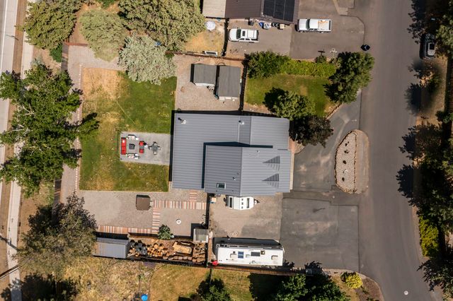 61585 E Lake Drive, Bend, OR 97702