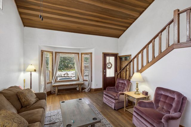 61585 E Lake Drive, Bend, OR 97702