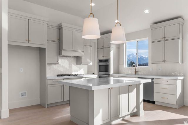 3171 N 275 W, Pleasant View, UT 84414