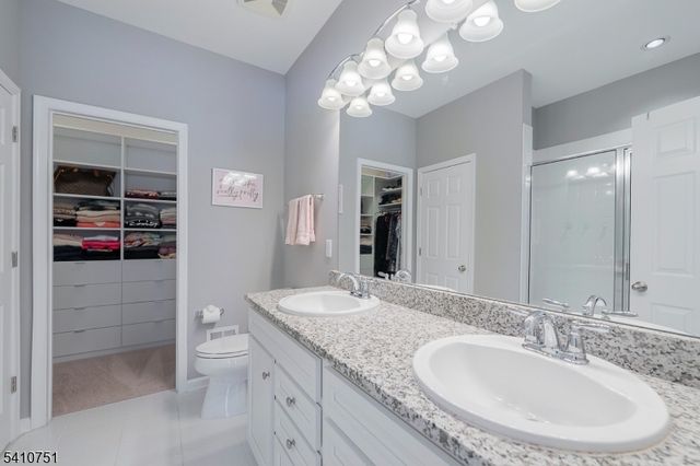 87 Sequoia Drive, Cedar Grove Twp., NJ 07009